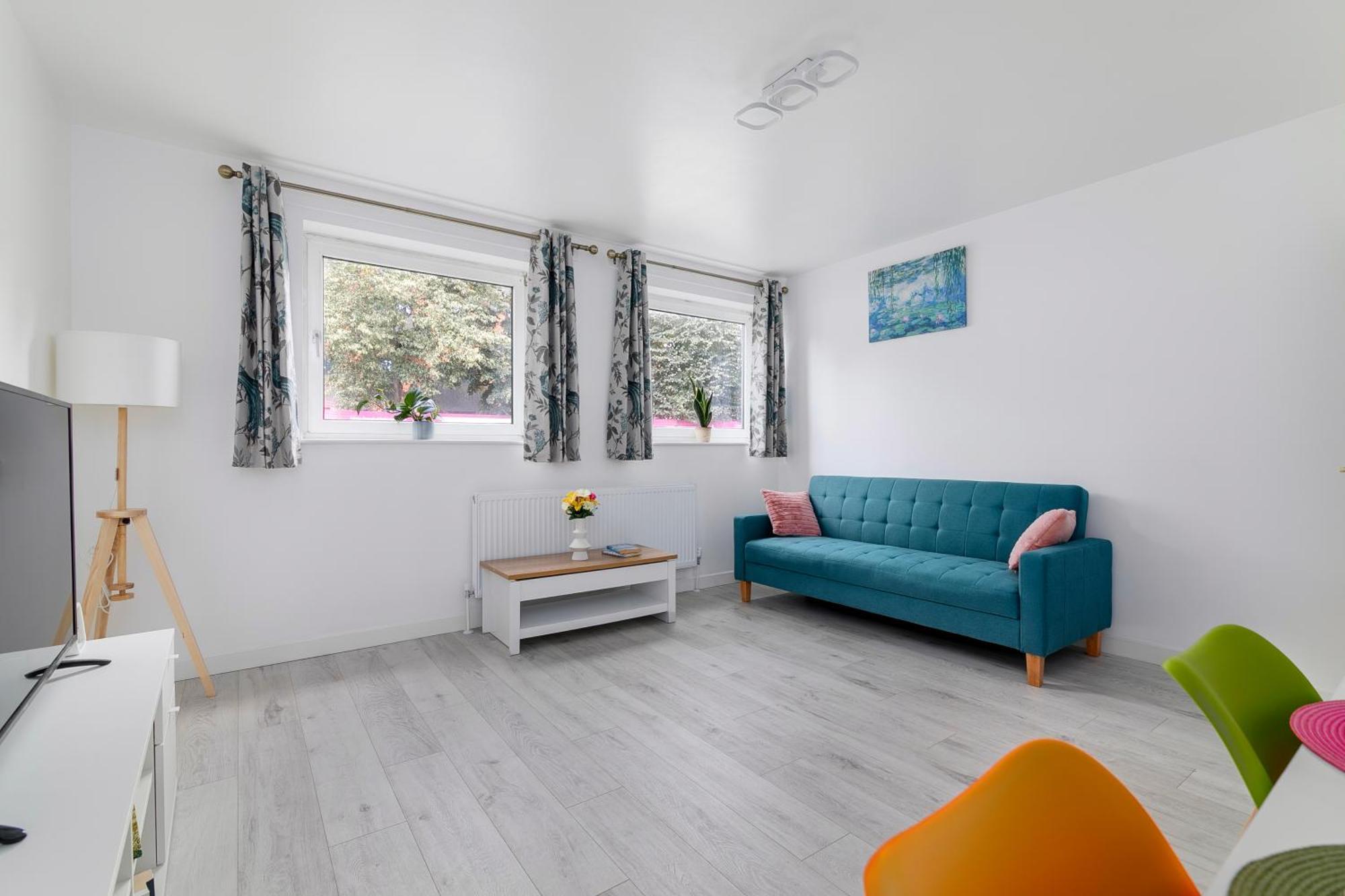 A Stunning Flat In London, Gants Hill Apartment