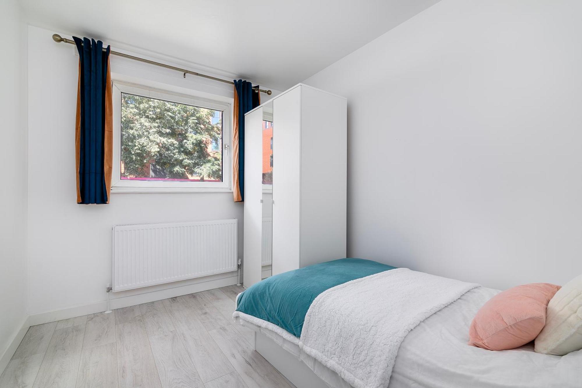 A Stunning Flat In London, Gants Hill Apartment